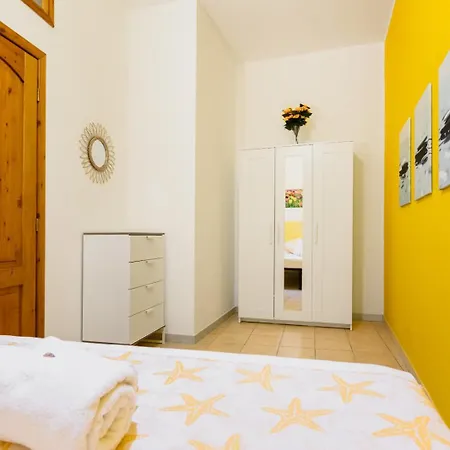 Lägenhet Casa Ludovica A 100 Passi Dal Mare *